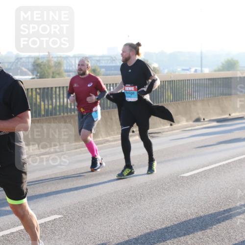 03.10.2025 - Köhlbrandbrückenlauf Lena Gebhardt http://msf.ph/oto/9062589 03.10.2025 09:20:22 Position 1 3641 meine-sportfotos.de