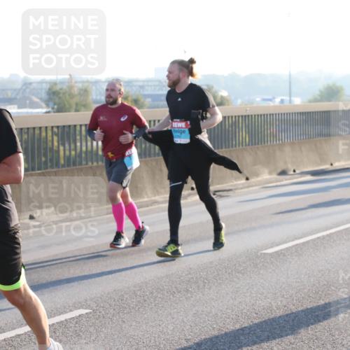 03.10.2025 - Köhlbrandbrückenlauf Lena Gebhardt http://msf.ph/oto/9062592 03.10.2025 09:20:22 Position 1 3641 meine-sportfotos.de