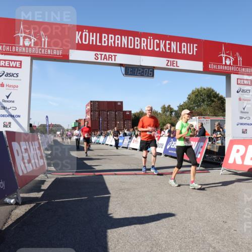 03.10.2025 - Köhlbrandbrückenlauf Lena Gebhardt http://msf.ph/oto/9062615 03.10.2025 13:12:06 Ziel 4176, 4305, 4369, 4468, 4470, 4474, 5856, 5910, 5911, 5927, 6121, 6184, 6763, 6796 meine-sportfotos.de