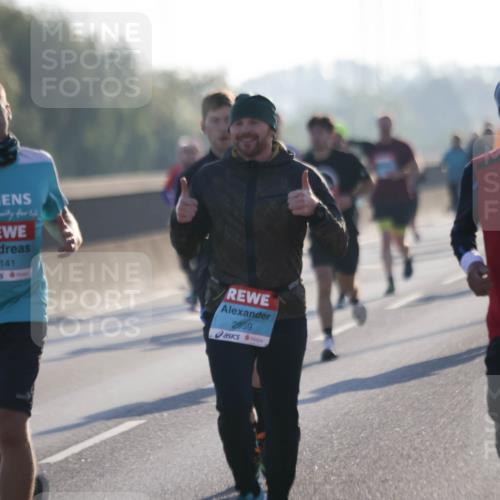 03.10.2025 - Köhlbrandbrückenlauf Jannik Wohlers http://msf.ph/oto/9062617 03.10.2025 09:15:43 Position 3 8, 11, 1141, 2959, 1134 meine-sportfotos.de