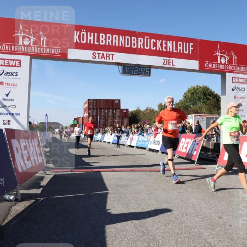 03.10.2025 - Köhlbrandbrückenlauf Lena Gebhardt http://msf.ph/oto/9062631 03.10.2025 13:12:06 Ziel 4176, 4305, 4369, 4468, 4470, 4474, 5856, 5910, 5911, 5927, 6121, 6184, 6763, 6796 meine-sportfotos.de