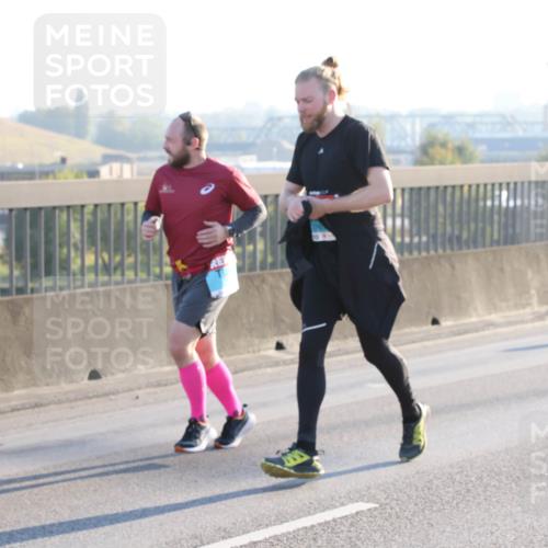 03.10.2025 - Köhlbrandbrückenlauf Lena Gebhardt http://msf.ph/oto/9062640 03.10.2025 09:20:23 Position 1  meine-sportfotos.de