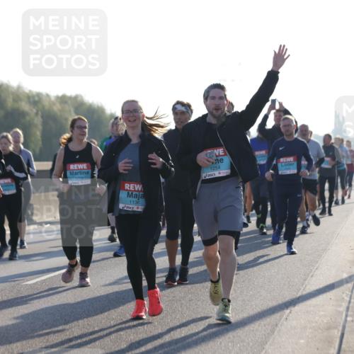 03.10.2025 - Köhlbrandbrückenlauf Jannik Wohlers http://msf.ph/oto/9062644 03.10.2025 09:23:44 Position 3 2174, 1728, 1136, 1254 meine-sportfotos.de