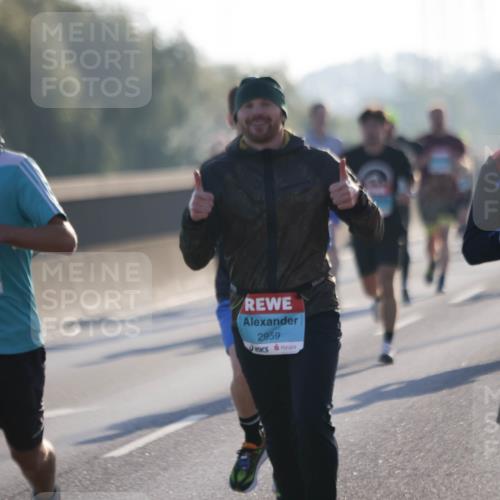03.10.2025 - Köhlbrandbrückenlauf Jannik Wohlers http://msf.ph/oto/9062646 03.10.2025 09:15:44 Position 3 1141, 2959, 1134 meine-sportfotos.de