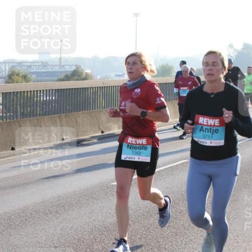 03.10.2025 - Köhlbrandbrückenlauf Lena Gebhardt http://msf.ph/oto/9062652 03.10.2025 09:20:23 Position 1 1363, 3711 meine-sportfotos.de