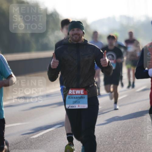 03.10.2025 - Köhlbrandbrückenlauf Jannik Wohlers http://msf.ph/oto/9062657 03.10.2025 09:15:44 Position 3 1141, 2959, 1134 meine-sportfotos.de
