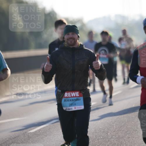 03.10.2025 - Köhlbrandbrückenlauf Jannik Wohlers http://msf.ph/oto/9062662 03.10.2025 09:15:44 Position 3 1141, 2959, 1134 meine-sportfotos.de