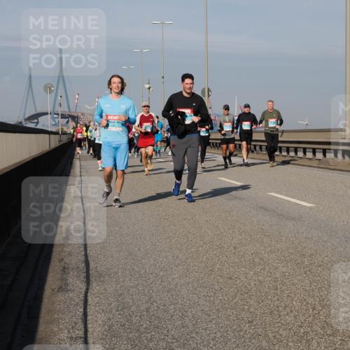 03.10.2025 - Köhlbrandbrückenlauf Fabian Wolf http://msf.ph/oto/9062676 03.10.2025 10:06:21 Position 3 2384 meine-sportfotos.de