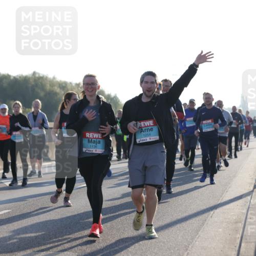 03.10.2025 - Köhlbrandbrückenlauf Jannik Wohlers http://msf.ph/oto/9062680 03.10.2025 09:23:45 Position 3 74, 1136, 1254 meine-sportfotos.de