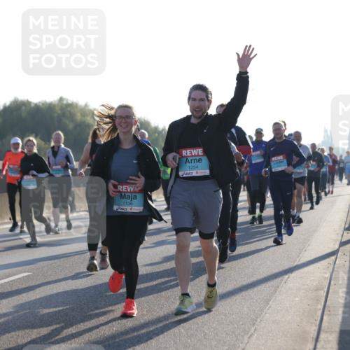 03.10.2025 - Köhlbrandbrückenlauf Jannik Wohlers http://msf.ph/oto/9062690 03.10.2025 09:23:45 Position 3 1136, 1254 meine-sportfotos.de