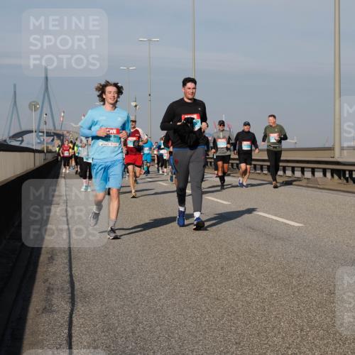 03.10.2025 - Köhlbrandbrückenlauf Fabian Wolf http://msf.ph/oto/9062702 03.10.2025 10:06:22 Position 3  meine-sportfotos.de