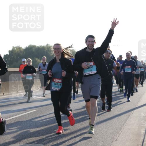 03.10.2025 - Köhlbrandbrückenlauf Jannik Wohlers http://msf.ph/oto/9062711 03.10.2025 09:23:46 Position 3 1136, 1254 meine-sportfotos.de