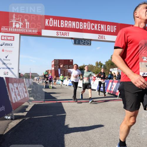 03.10.2025 - Köhlbrandbrückenlauf Lena Gebhardt http://msf.ph/oto/9062714 03.10.2025 13:12:10 Ziel 4176, 4305, 4369, 4468, 4470, 4474, 5644, 5856, 5910, 5911, 5927, 6098, 6121, 6184, 6185 meine-sportfotos.de