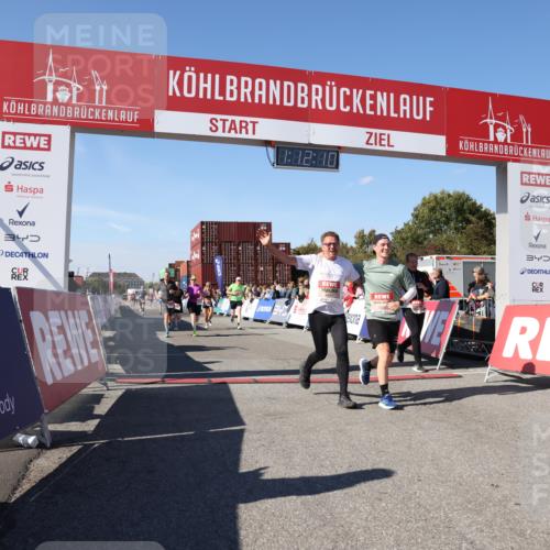 03.10.2025 - Köhlbrandbrückenlauf Lena Gebhardt http://msf.ph/oto/9062722 03.10.2025 13:12:10 Ziel 4176, 4305, 4369, 4468, 4470, 4474, 5644, 5856, 5910, 5911, 5927, 6098, 6121, 6184, 6185 meine-sportfotos.de