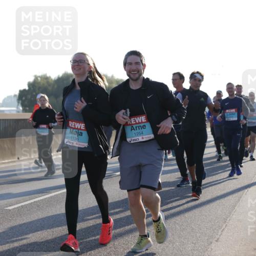 03.10.2025 - Köhlbrandbrückenlauf Jannik Wohlers http://msf.ph/oto/9062727 03.10.2025 09:23:46 Position 3 1136, 1254 meine-sportfotos.de
