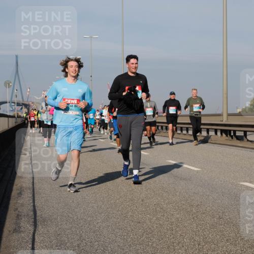 03.10.2025 - Köhlbrandbrückenlauf Fabian Wolf http://msf.ph/oto/9062733 03.10.2025 10:06:22 Position 3 2384 meine-sportfotos.de