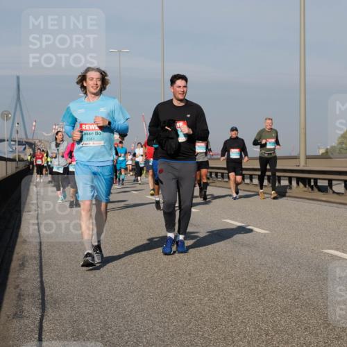 03.10.2025 - Köhlbrandbrückenlauf Fabian Wolf http://msf.ph/oto/9062741 03.10.2025 10:06:23 Position 3 2384 meine-sportfotos.de