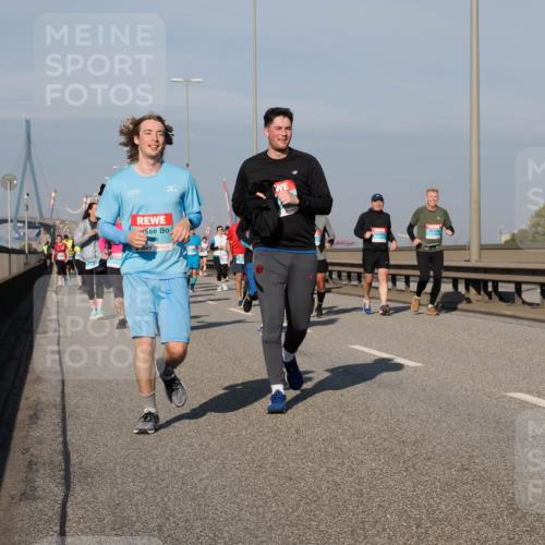 03.10.2025 - Köhlbrandbrückenlauf Fabian Wolf http://msf.ph/oto/9062751 03.10.2025 10:06:23 Position 3 2384 meine-sportfotos.de