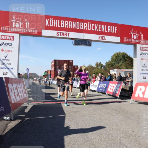 03.10.2025 - Köhlbrandbrückenlauf Lena Gebhardt http://msf.ph/oto/9062771 03.10.2025 13:12:13 Ziel 4176, 4305, 4369, 4468, 4470, 4474, 4656, 5644, 5856, 5927, 6098, 6121, 6184, 6185, 6565, 6566 meine-sportfotos.de