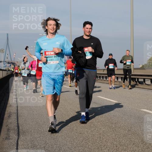 03.10.2025 - Köhlbrandbrückenlauf Fabian Wolf http://msf.ph/oto/9062772 03.10.2025 10:06:23 Position 3 2384, 83 meine-sportfotos.de