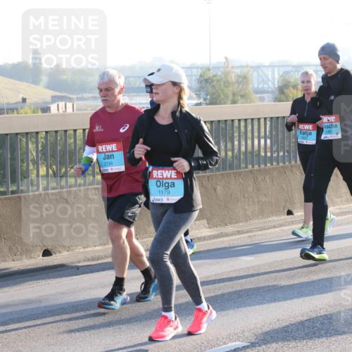 03.10.2025 - Köhlbrandbrückenlauf Lena Gebhardt http://msf.ph/oto/9062773 03.10.2025 09:20:27 Position 1 2134, 1179, 3380, 1627 meine-sportfotos.de