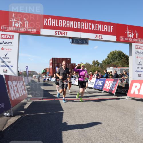 03.10.2025 - Köhlbrandbrückenlauf Lena Gebhardt http://msf.ph/oto/9062778 03.10.2025 13:12:13 Ziel 4176, 4305, 4369, 4468, 4470, 4474, 4656, 5644, 5856, 5927, 6098, 6121, 6184, 6185, 6565, 6566 meine-sportfotos.de