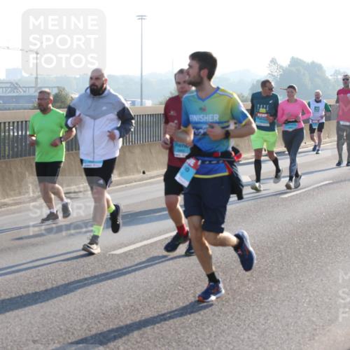 03.10.2025 - Köhlbrandbrückenlauf Lena Gebhardt http://msf.ph/oto/9062793 03.10.2025 09:20:28 Position 1  meine-sportfotos.de