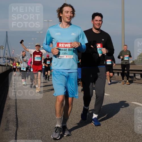 03.10.2025 - Köhlbrandbrückenlauf Fabian Wolf http://msf.ph/oto/9062796 03.10.2025 10:06:24 Position 3 03, 10, 2015, 2384 meine-sportfotos.de