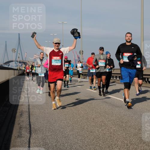 03.10.2025 - Köhlbrandbrückenlauf Fabian Wolf http://msf.ph/oto/9062808 03.10.2025 10:06:25 Position 3 2382 meine-sportfotos.de