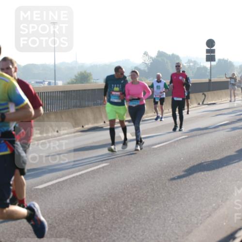 03.10.2025 - Köhlbrandbrückenlauf Lena Gebhardt http://msf.ph/oto/9062820 03.10.2025 09:20:28 Position 1  meine-sportfotos.de