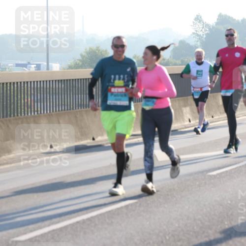 03.10.2025 - Köhlbrandbrückenlauf Lena Gebhardt http://msf.ph/oto/9062828 03.10.2025 09:20:29 Position 1  meine-sportfotos.de