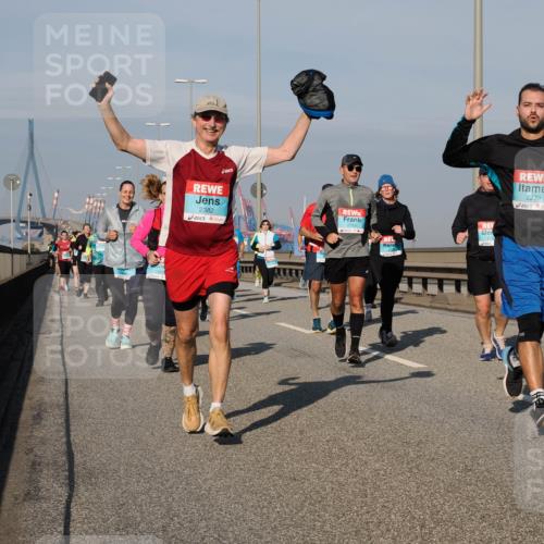 03.10.2025 - Köhlbrandbrückenlauf Fabian Wolf http://msf.ph/oto/9062834 03.10.2025 10:06:26 Position 3 1509, 2382, 2783, 2239, 2784 meine-sportfotos.de