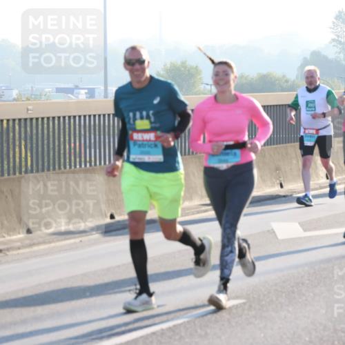 03.10.2025 - Köhlbrandbrückenlauf Lena Gebhardt http://msf.ph/oto/9062838 03.10.2025 09:20:29 Position 1 141 meine-sportfotos.de