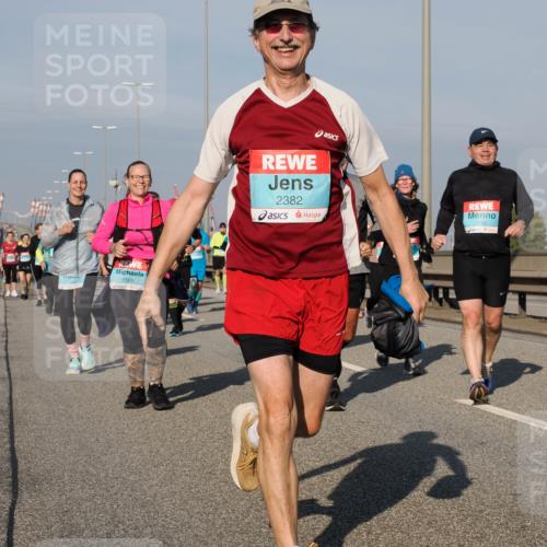 03.10.2025 - Köhlbrandbrückenlauf Fabian Wolf http://msf.ph/oto/9062876 03.10.2025 10:06:27 Position 3 1509, 2382, 782, 2784 meine-sportfotos.de