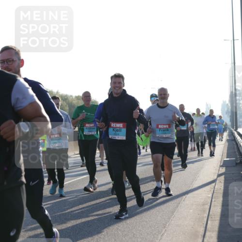 03.10.2025 - Köhlbrandbrückenlauf Jannik Wohlers http://msf.ph/oto/9062880 03.10.2025 09:23:49 Position 3 2624, 1704 meine-sportfotos.de