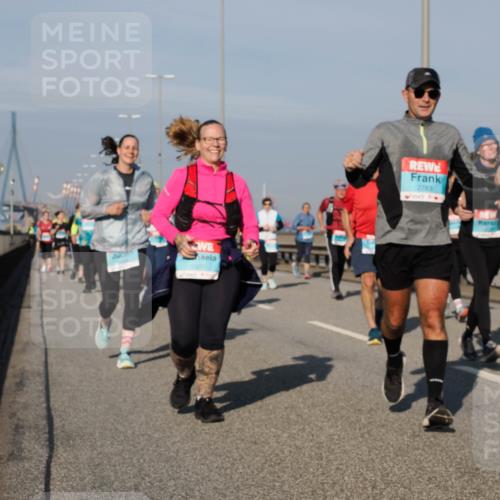 03.10.2025 - Köhlbrandbrückenlauf Fabian Wolf http://msf.ph/oto/9062900 03.10.2025 10:06:28 Position 3 2783, 2782 meine-sportfotos.de