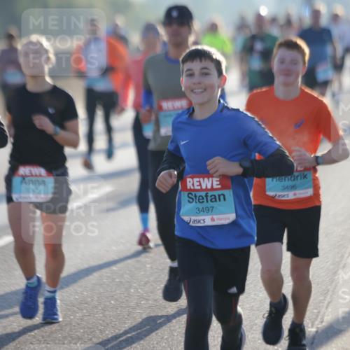 03.10.2025 - Köhlbrandbrückenlauf Jannik Wohlers http://msf.ph/oto/9062901 03.10.2025 09:15:58 Position 3 3497, 3496 meine-sportfotos.de
