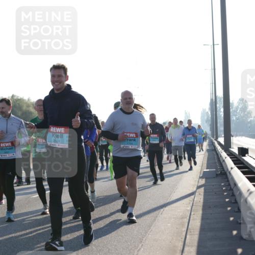 03.10.2025 - Köhlbrandbrückenlauf Jannik Wohlers http://msf.ph/oto/9062902 03.10.2025 09:23:50 Position 3 2873, 31, 1704, 2624 meine-sportfotos.de