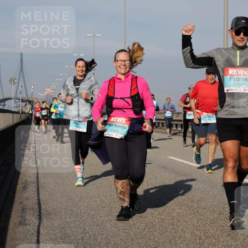 03.10.2025 - Köhlbrandbrückenlauf Fabian Wolf http://msf.ph/oto/9062906 03.10.2025 10:06:29 Position 3 3602, 1509, 2783, 256 meine-sportfotos.de