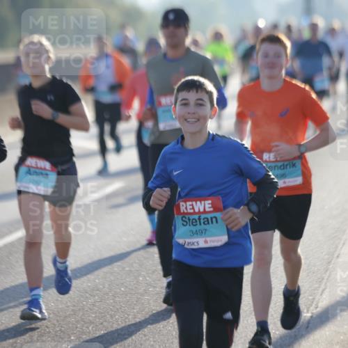03.10.2025 - Köhlbrandbrückenlauf Jannik Wohlers http://msf.ph/oto/9062907 03.10.2025 09:15:58 Position 3 3497, 496 meine-sportfotos.de