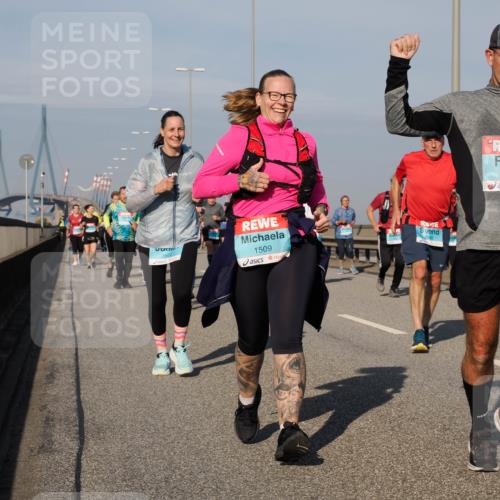 03.10.2025 - Köhlbrandbrückenlauf Fabian Wolf http://msf.ph/oto/9062913 03.10.2025 10:06:29 Position 3 1509, 2783 meine-sportfotos.de