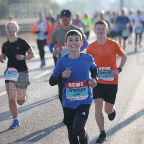 03.10.2025 - Köhlbrandbrückenlauf Jannik Wohlers http://msf.ph/oto/9062915 03.10.2025 09:15:58 Position 3 3497, 3496 meine-sportfotos.de