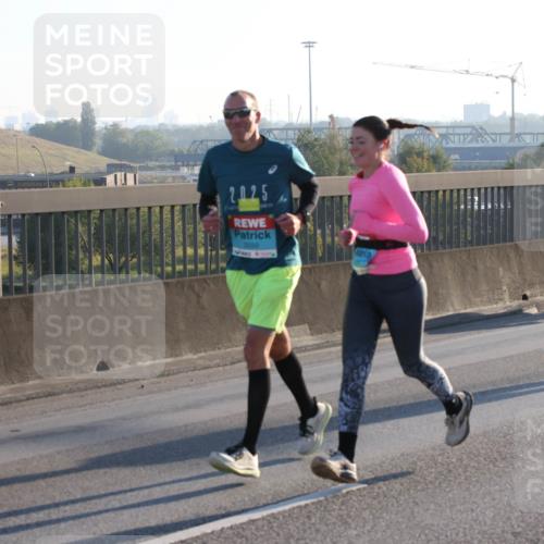 03.10.2025 - Köhlbrandbrückenlauf Lena Gebhardt http://msf.ph/oto/9062916 03.10.2025 09:20:31 Position 1 2025, 3550 meine-sportfotos.de