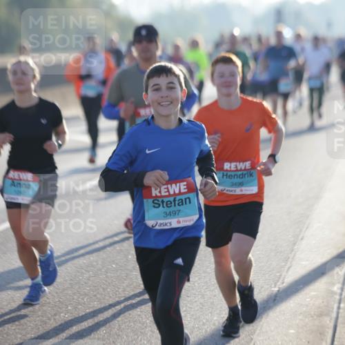 03.10.2025 - Köhlbrandbrückenlauf Jannik Wohlers http://msf.ph/oto/9062920 03.10.2025 09:15:58 Position 3 3497, 3496 meine-sportfotos.de