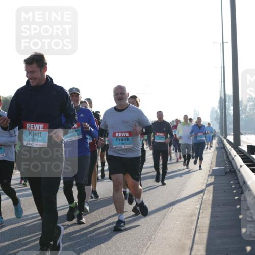 03.10.2025 - Köhlbrandbrückenlauf Jannik Wohlers http://msf.ph/oto/9062927 03.10.2025 09:23:50 Position 3 3661, 2624, 2633, 1704 meine-sportfotos.de