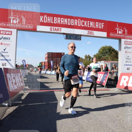 03.10.2025 - Köhlbrandbrückenlauf Lena Gebhardt http://msf.ph/oto/9062928 03.10.2025 13:12:19 Ziel 4266, 4305, 4369, 4470, 4474, 4656, 4908, 5062, 5644, 6098, 6121, 6185, 6565, 6566 meine-sportfotos.de