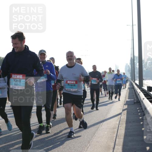 03.10.2025 - Köhlbrandbrückenlauf Jannik Wohlers http://msf.ph/oto/9062930 03.10.2025 09:23:50 Position 3 3661, 2624, 2633, 1704, 10 meine-sportfotos.de