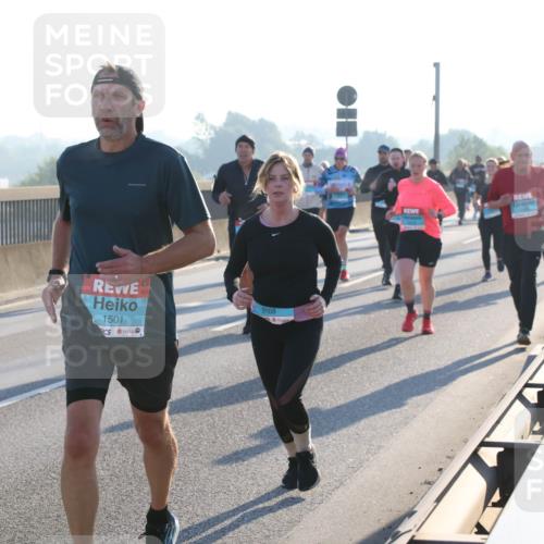 03.10.2025 - Köhlbrandbrückenlauf Lena Gebhardt http://msf.ph/oto/9062940 03.10.2025 09:20:32 Position 1 1501, 3168 meine-sportfotos.de