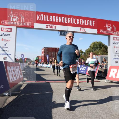 03.10.2025 - Köhlbrandbrückenlauf Lena Gebhardt http://msf.ph/oto/9062954 03.10.2025 13:12:20 Ziel 4266, 4369, 4470, 4656, 4745, 4908, 5062, 5644, 6098, 6121, 6185, 6565, 6566 meine-sportfotos.de