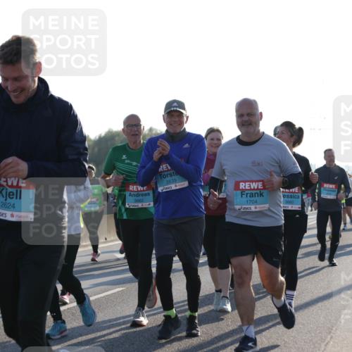 03.10.2025 - Köhlbrandbrückenlauf Jannik Wohlers http://msf.ph/oto/9062960 03.10.2025 09:23:51 Position 3 2873, 2624, 3662, 2633, 1704, 3660 meine-sportfotos.de